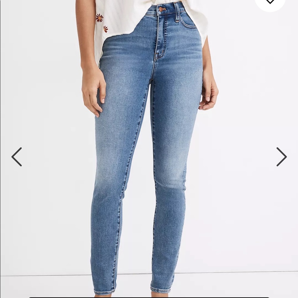 Madewell 10” high rise jeans in Vinton wash. Size 29.